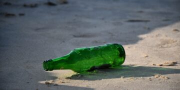 Quartu, stop alla vendita di bevande in vetro e lattina la notte in estate