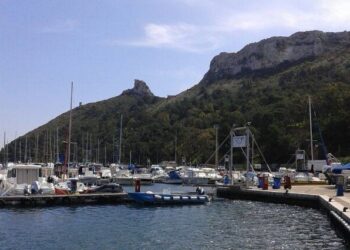 Cagliari, già scarcerato lo straniero accusato di avere palpeggiato una minorenne a Marina Piccola