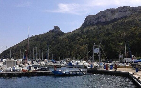 Cagliari, già scarcerato lo straniero accusato di avere palpeggiato una minorenne a Marina Piccola