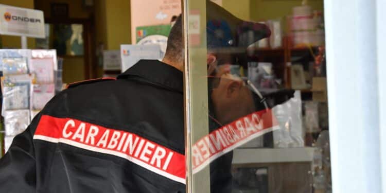 Arresto per atti persecutori a Villamar: nei guai anche il fratello sorpreso con quasi mezzo chilo di hashish