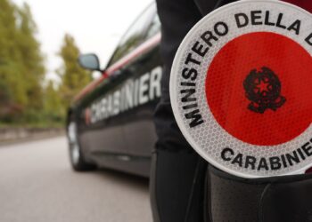 Castiadas, ubriaco al volante sbanda sulla Ss 125: bloccato dai carabinieri, dentro l’auto oggetti da scasso e refurtiva