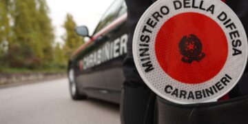 Castiadas, ubriaco al volante sbanda sulla Ss 125: bloccato dai carabinieri, dentro l’auto oggetti da scasso e refurtiva