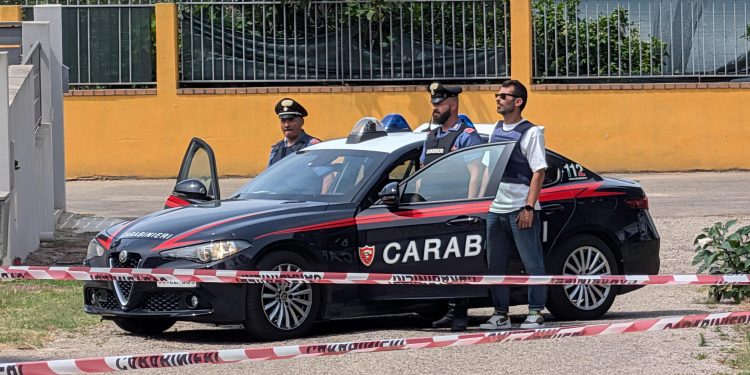 Alba di sangue tra Quartu e Solanas, spara alla moglie e al fratello: morto l’uomo, gravissima la donna