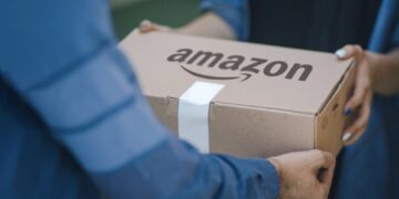 Corrieri Amazon in pressing sull’azienda in Sardegna: “Urgente modificare l’orario dei turni”