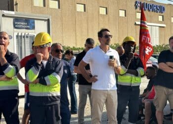Cagliari, due operai licenziati alla Fluorsid di Giulini: scoppia la polemica
