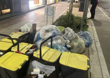 Cagliari, “altro che Tari più bassa, paghiamo per una città sempre più sporca”: pioggia di proteste dopo l’annuncio del Comune
