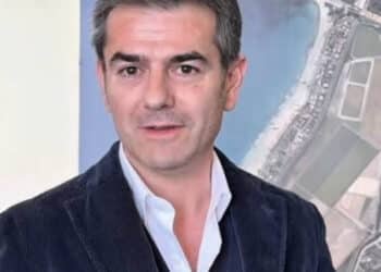 Zedda quarto sindaco più popolare d’Italia al 63%, ma scoppia la polemica a Cagliari: città divisa tra consenso e critiche