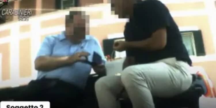 Accusato di spionaggio a favore della Russia, arrestato un ex 007 sardo
