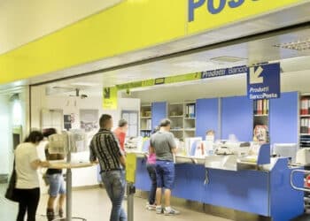 Serrenti, pochi fondi in cassa alla Posta e anziani costretti a spostarsi a Samassi: “Chi non può cosa fa?”