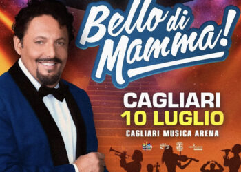«Cagliari merita più di un parcheggio»: Brignano infiamma la Fiera, applausi per la nota nostalgica sull’Anfiteatro Romano