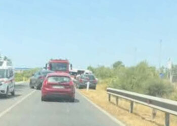 San Giovanni Suergiu, scontro fra due auto lungo la 126: sul posto ambulanze e vigili del fuoco