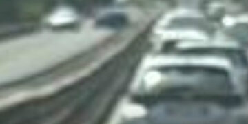 Cagliari, giorno da incubo sull’Asse Mediano: auto in mezzo alla carreggiata blocca tutto