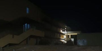 Settimo San Pietro, blackout continui nelle case ma “a scuola le luci sono sempre accese”
