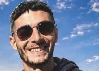 San Teodoro, a bordo della moto si schianta contro un’auto: morto 23enne
