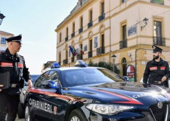 Cagliari, carabiniere pratica le manovre di rianimazione e salva la vita a un giovane