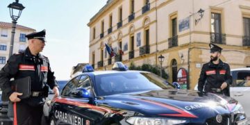 Cagliari, carabiniere pratica le manovre di rianimazione e salva la vita a un giovane