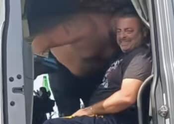 Sestu, la forza dell’amicizia: il camionista Pietro Picchedda, paraplegico dopo un incidente, torna sul truck