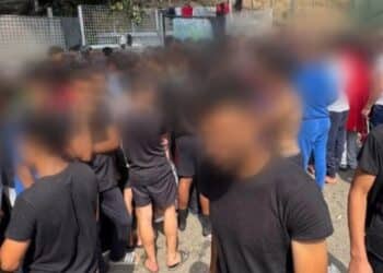Migliaia di migranti marocchini a Ceuta, il presidente Vivas chiede la chiusura delle frontiere