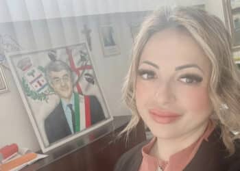 Maracalagonis ricorda il suo sindaco eroe Mario Fadda, la dedica della figlia Francesca: “Sento ancora più forte il peso e l’onore della tua eredità”