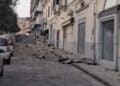 Campi Flegrei, scossa di terremoto di magnitudo 4.7: folla per strada e blackout
