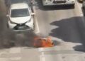 Cagliari, paura in viale Sant’Ignazio: bici elettrica va a fuoco durante l’uso -VIDEO