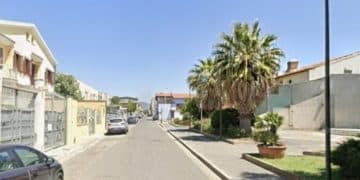 Quartucciu, si lancia in mezzo alla strada mentre passano le auto