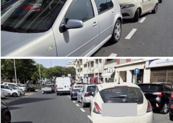 Cagliari, la ciclabile di via Tuveri completamente occupata da auto in doppia fila: usata come parcheggio aggiuntivo