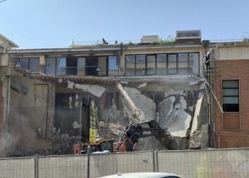 Cagliari, addio allo storico mercato di San Benedetto: ruspe in azione, al via le demolizioni