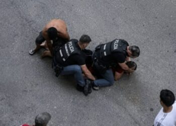 Cagliari, in piazza Costituzione il sit-in per Abderrahim Fakir: “Verità e giustizia”