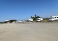 Cagliari: “Campeggio selvaggio al Poetto e pineta usata come fogna, niente multe e zero controlli”