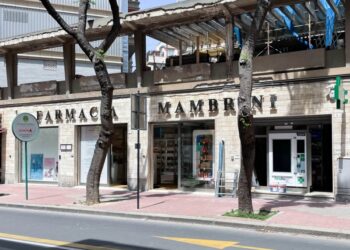 Cagliari, secondo infarto in pochi giorni nella stessa farmacia: anziana salvata grazie alla telemedicina