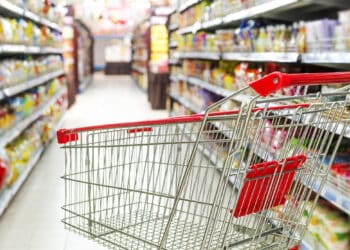 Una donna cagliaritana disperata denuncia la scomparsa di 200 euro mentre fa la spesa alla Conad: “Erano tutti i soldi che avevo”
