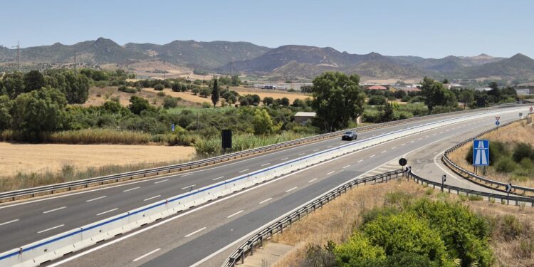 Sanluri, ecco le nuove “spettacolari” barriere spartitraffico nella statale 131