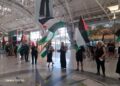 Sit-in pro Palestina all’aeroporto di Elmas, è polemica: «Nessuna discriminazione sui passeggeri»