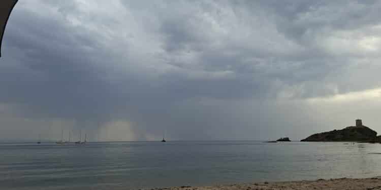 Pula: tuoni, lampi e un po’ di pioggia non scacciano afa e caldo