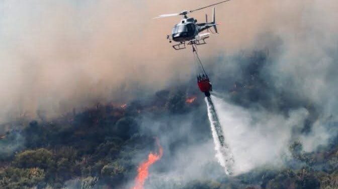 Muravera, il territorio divorato dalle fiamme, evacuate diverse abitazioni, la rabbia della sindaca Francesca Mattana