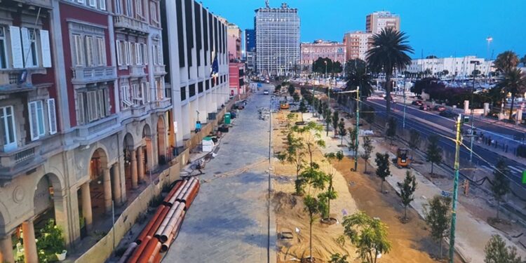 Cagliari, incredibile ma vero: la rete del gas è stata dimenticata, riapre il cantiere in via Roma