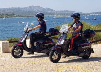 Carabinieri in vespa elettrica a Porto Cervo e Porto Rotondo