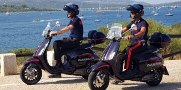 Carabinieri in vespa elettrica a Porto Cervo e Porto Rotondo