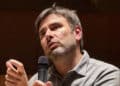 Alessandro Di Battista ricoverato a Cuba per un malore: “Profonda preoccupazione”