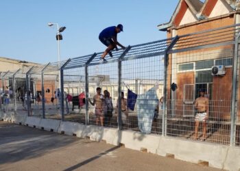 Monastir, troppi sbarchi di migranti, situazione insostenibile al centro: il Sap alza la voce, “struttura e organici non sono più adeguati”