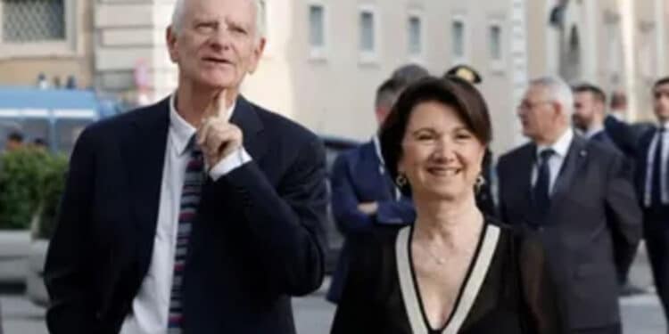 Ritrovato il corpo di Luigi Cavallari, marito della ministra Roccella: era disperso nel lago di Vico