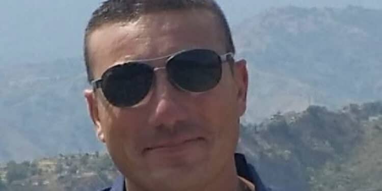 Schiacciato da delle lastre di marmo: morto un operaio di 44 anni