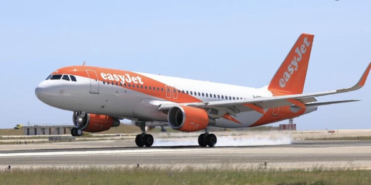 Napoli-Olbia, i passeggeri partiti questo pomeriggio non sono mai arrivati in Sardegna: il volo EasyJet torna indietro e viene cancellato