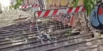 Cagliari, scalette di Santa Chiara, Secchi attacca il Comune: “Le transenne sono ancora lì, la risposta in Aula non corrisponde alla realtà” (VIDEO)
