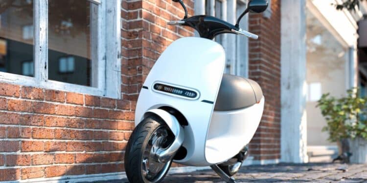 Cagliari, arriva lo scooter sharing elettrico per residenti e turisti: due ruote condivise per spostarsi in città