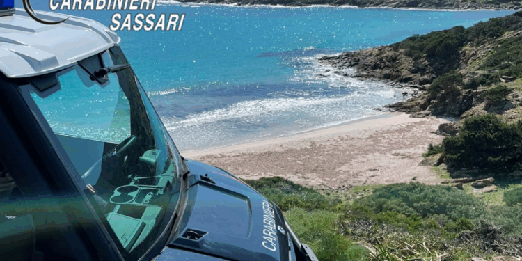 Asinara, ancora un turista in tender a motore nell’area protetta: sanzionato