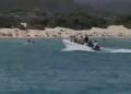Le drammatiche immagini del momento in cui i migranti investono la 17enne mentre nuotava nel mare di Chia