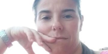Tragedia di Solanas, ennesimo femminicidio e Sardegna sotto choc: Michela lascia una figlia 15enne e il piccolo di 18 mesi avuto col suo assassino