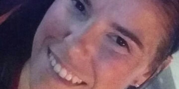 Sinnai si ferma per salutare Michela: oggi il funerale della donna uccisa dal marito